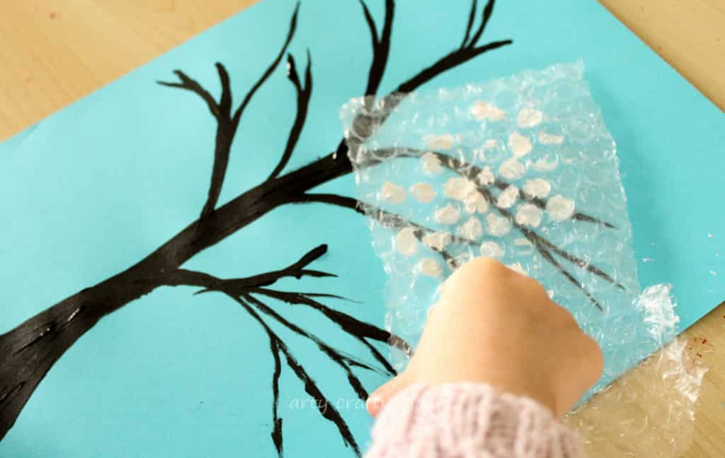 Winter Bubble Wrap Tree Kids Craft - Arty Crafty Kids