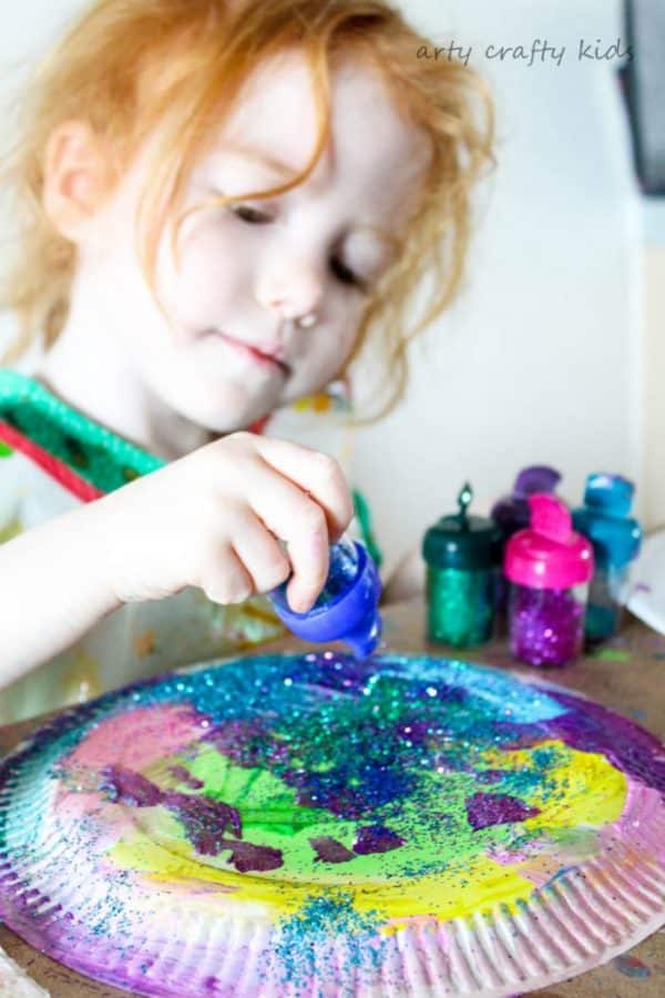 Paper Plate Jellyfish Craft - Arty Crafty Kids