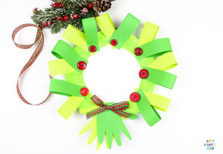 Paper Plate Handprint Christmas Wreath - Arty Crafty Kids