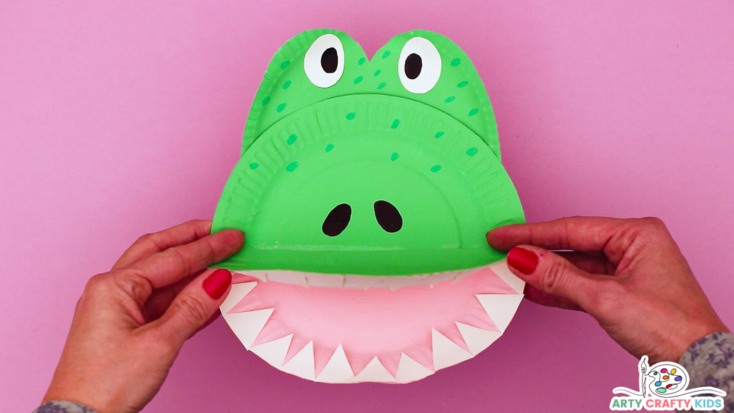 Paper Plate Crocodile Craft - Arty Crafty Kids