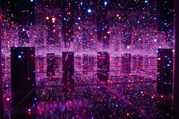 Kusama Infinity Mirror Rooms installation image.